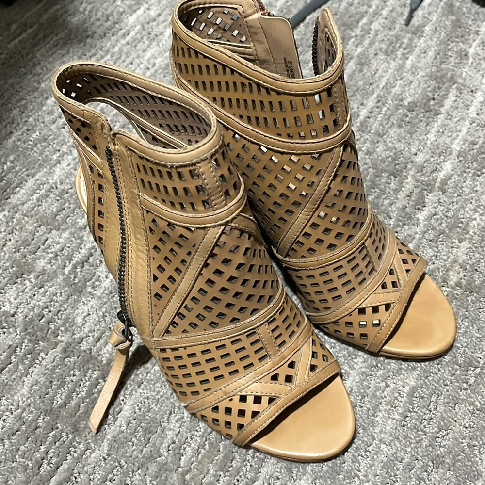 Vince Camuto wedges